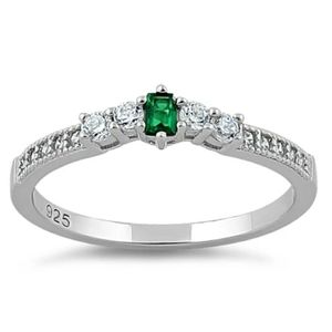 Stunning Silver Emerald & Diamond Ring